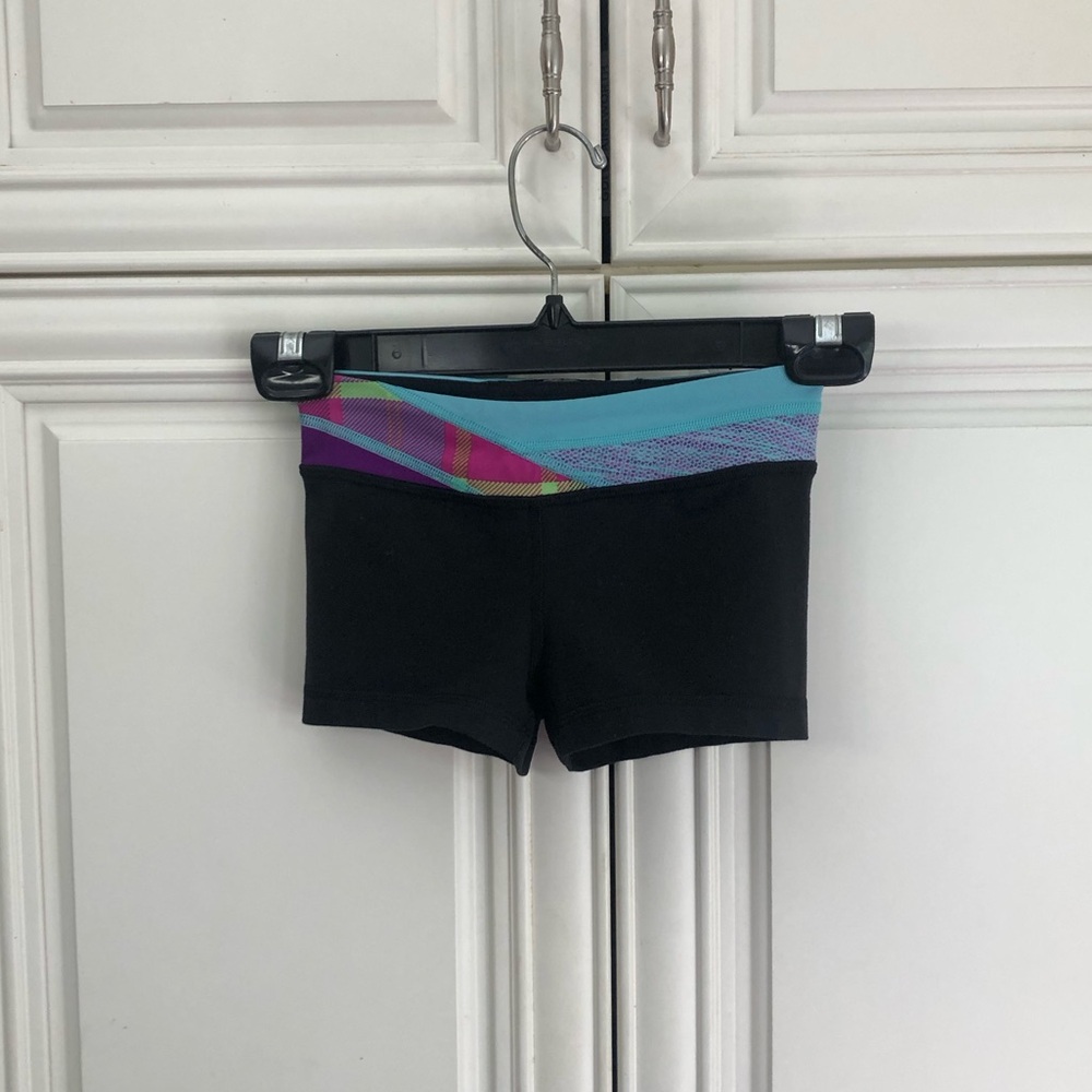 SIZE 6 - Reversible Ivivva by Lululemon girls shorts